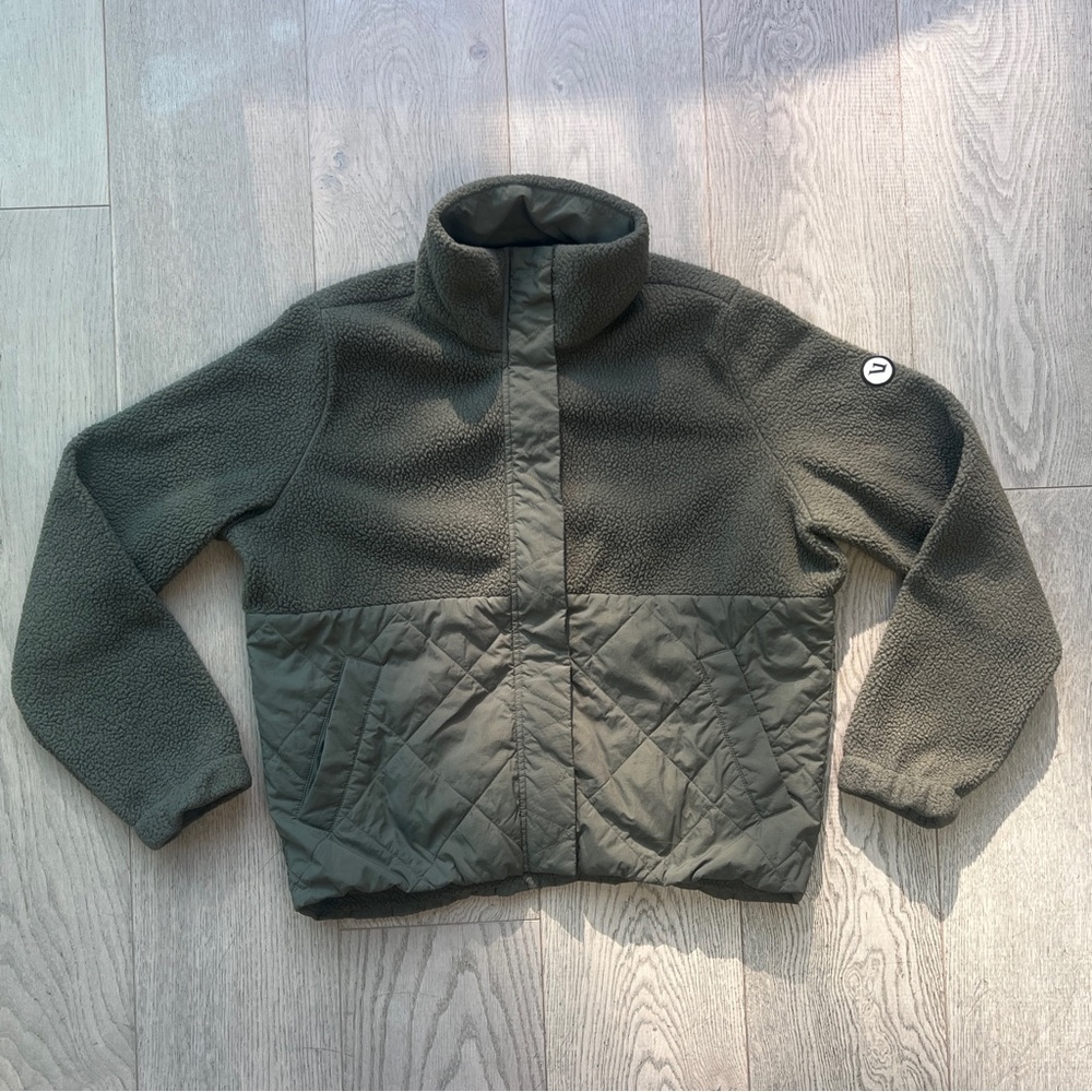 Vuori Women’s Size XS Highlands Sherpa Jacket Primaloft Insulated Oregano Green